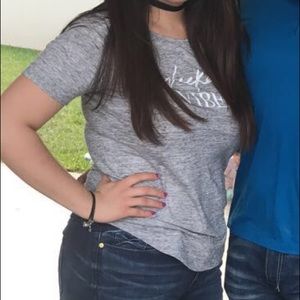 T shirt saying weekend vibes